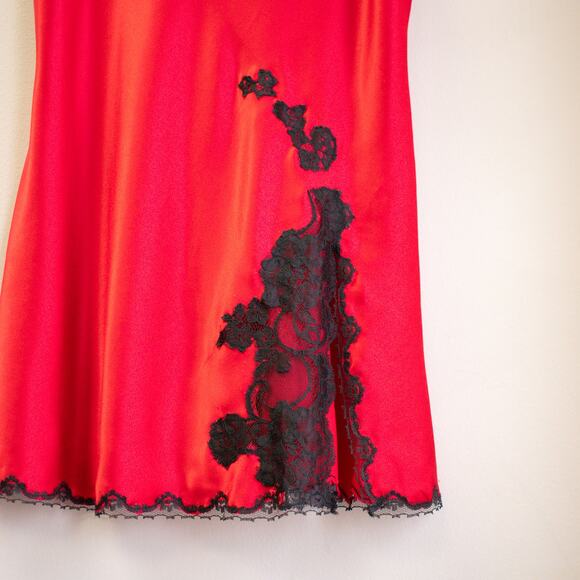 Victoria's Secret Red and Black Lace Satin Teddy Size Medium - Picture 4 of 7